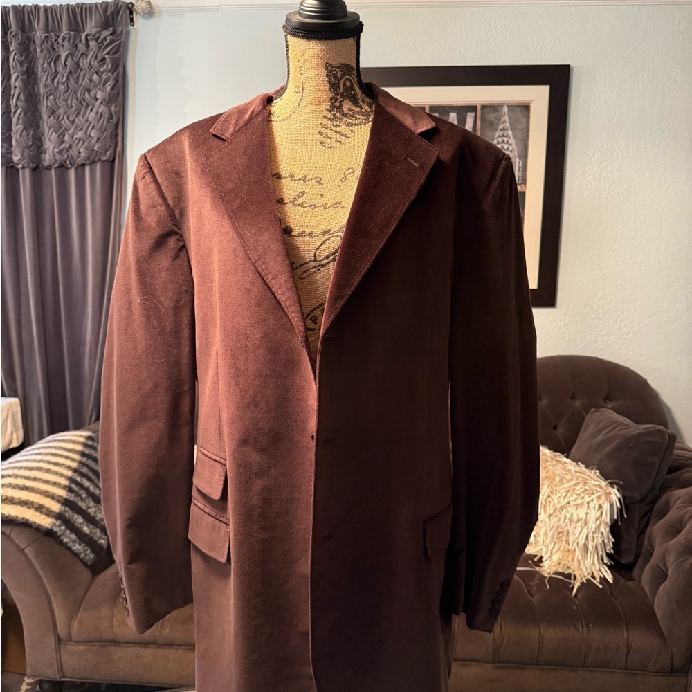 Barneys New York Brown Sport Coat with Notched Lapels and Structured Shoulders